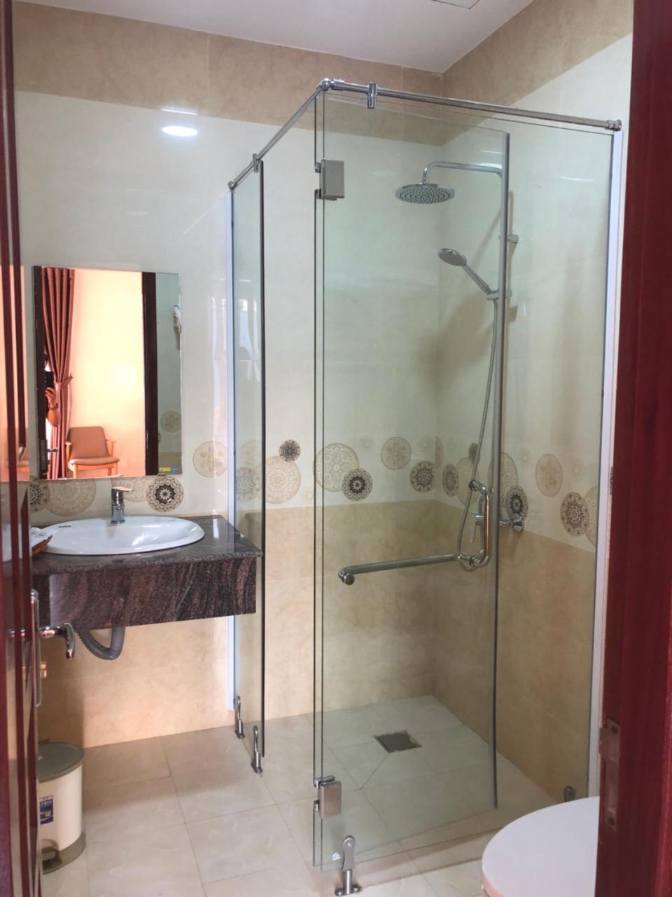 Khach San Sao Viet Hotel กวีเญิน ภายนอก รูปภาพ